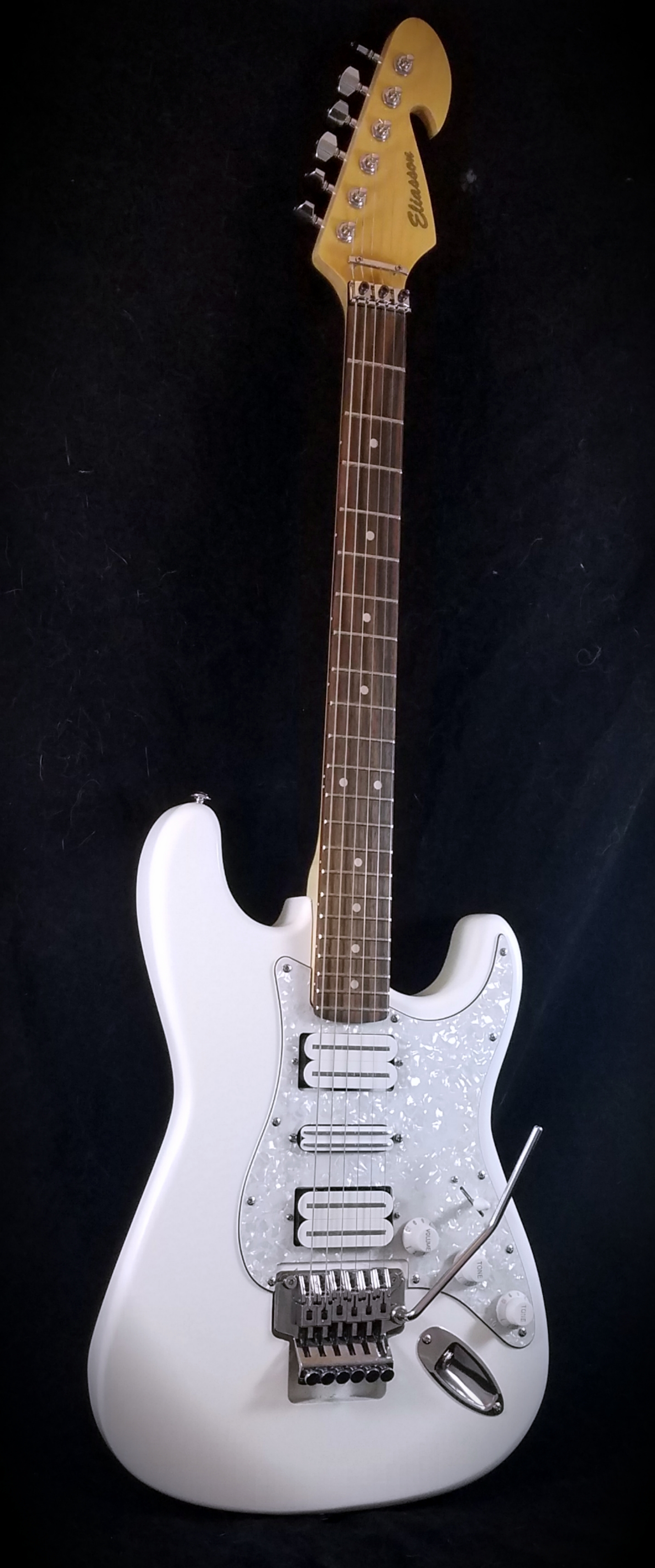 White Super Strat (10)