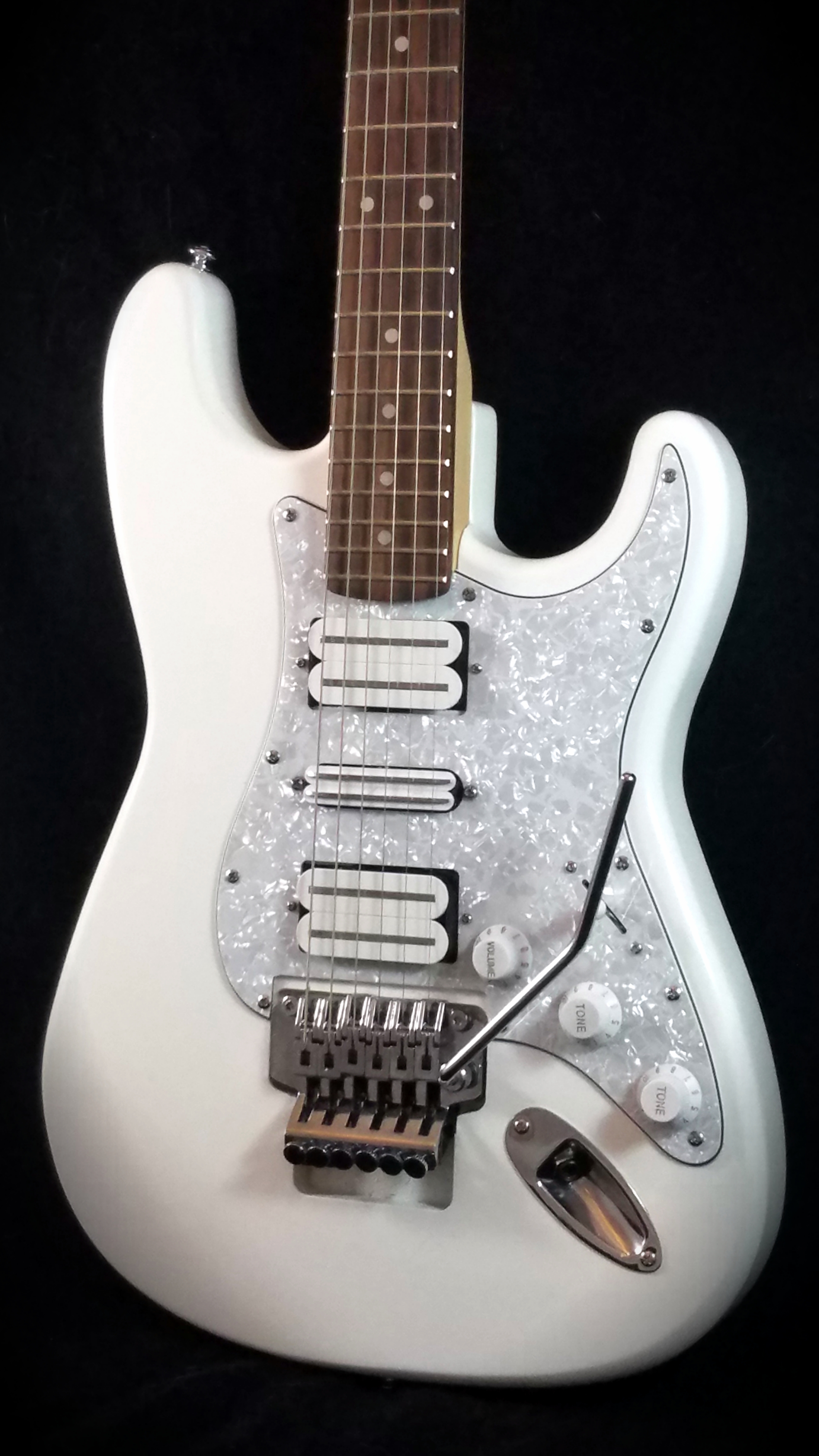 White Super Strat (11)