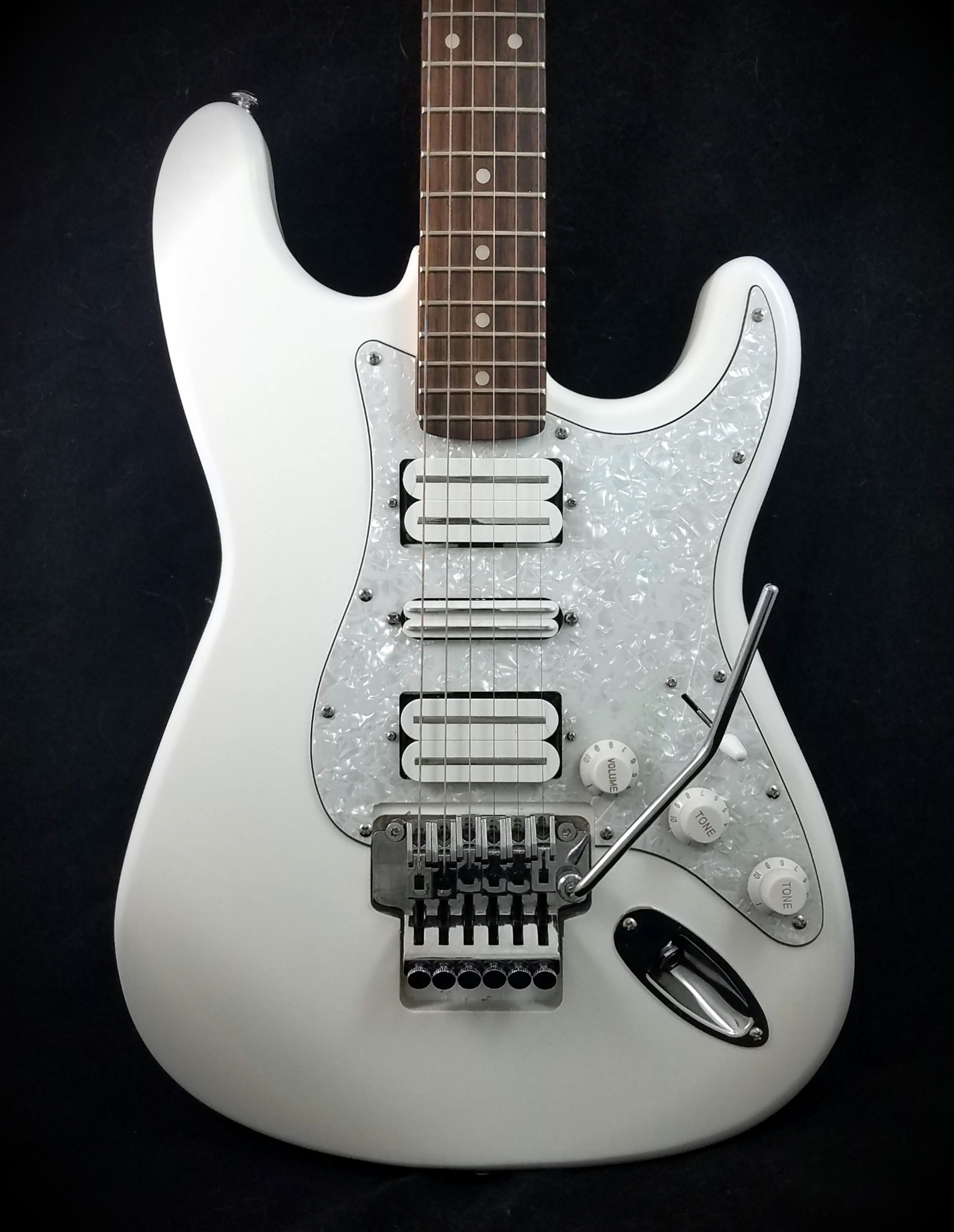 White Super Strat (3)