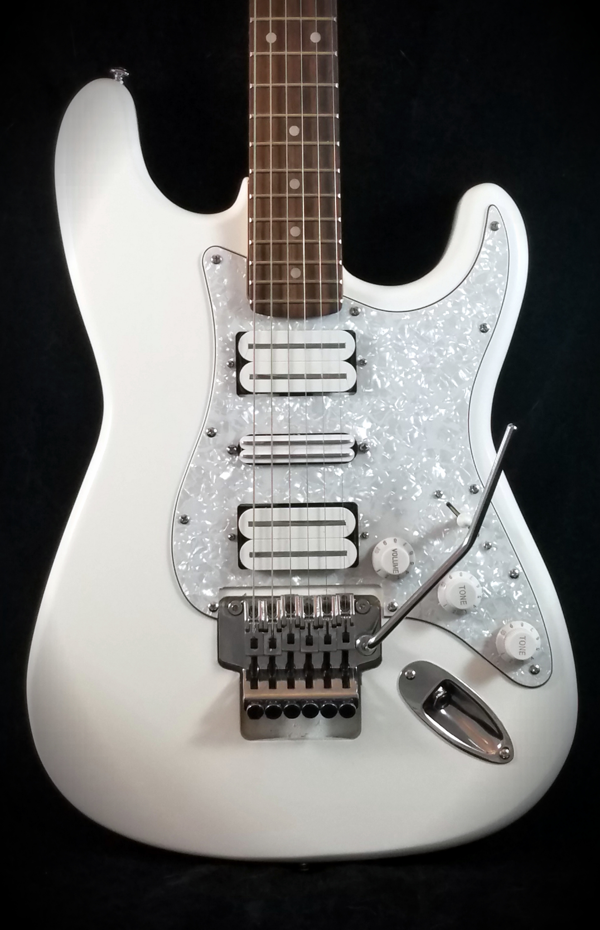 White Super Strat (7)