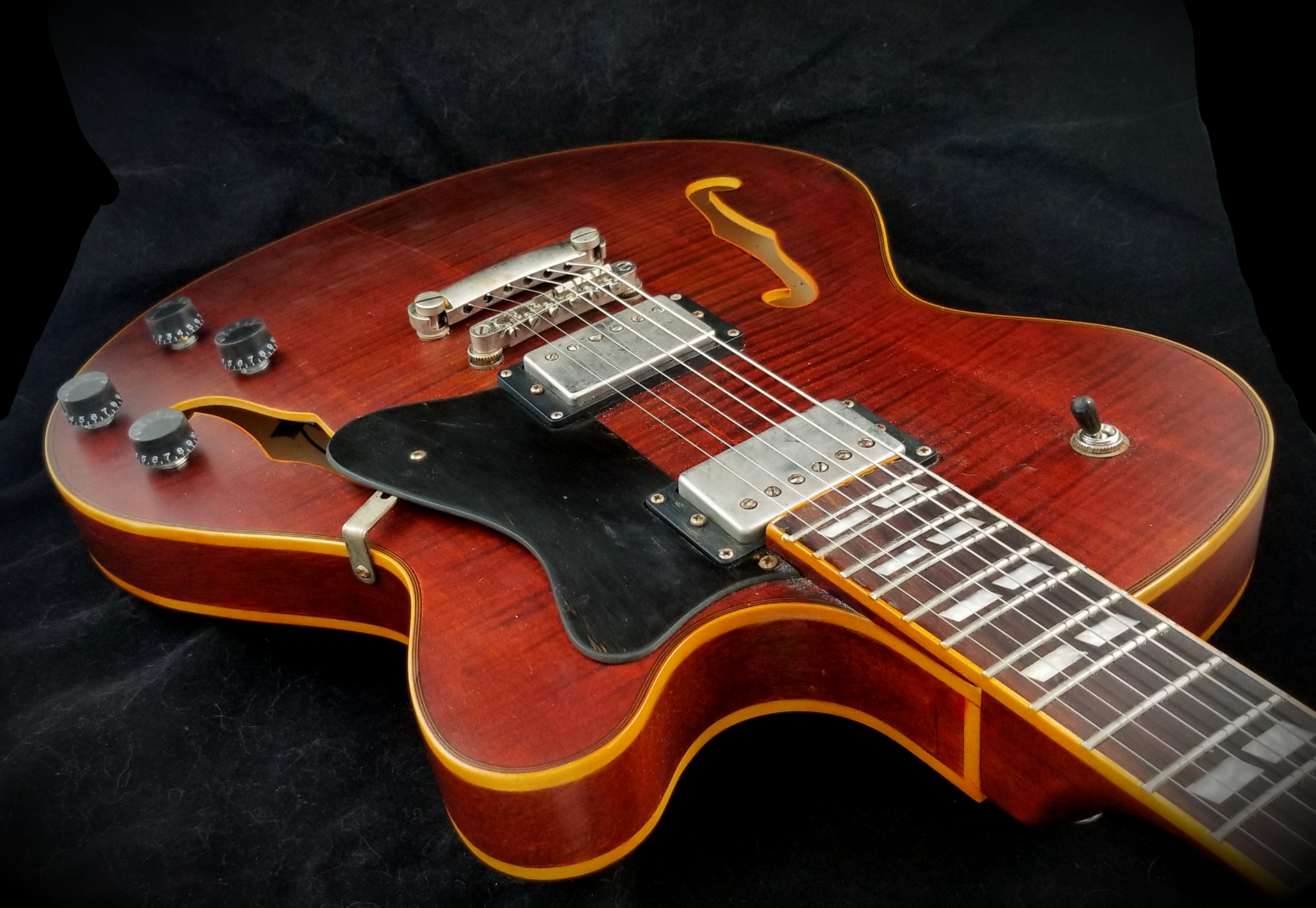 Hollowbody 295 (1)