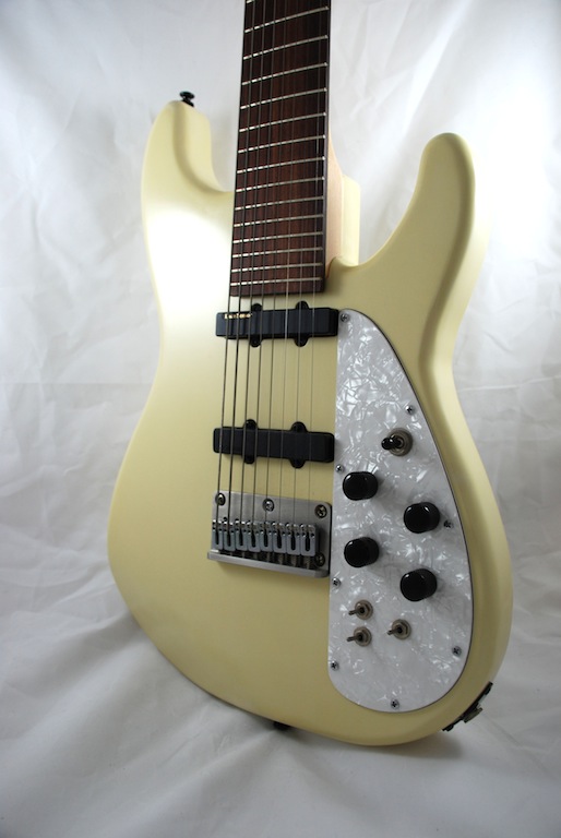 8-string-strat-in-white-4